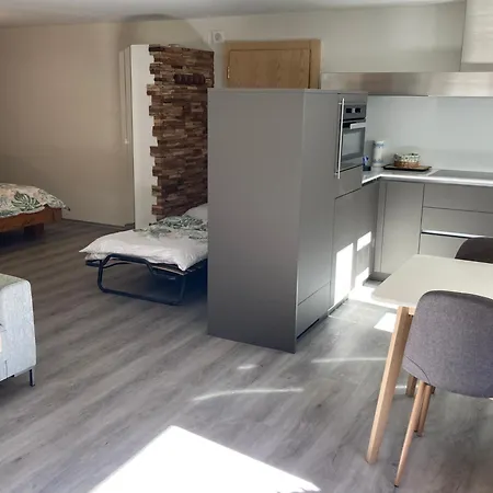 Apartament Morgengruss - 3 Min Walk To Train Station, & Quiet St. Niklaus