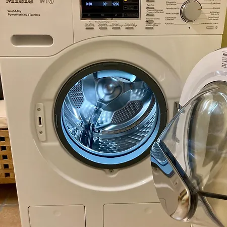 Morgengruss - 3 Min Walk To Train Station, & Quiet Appartement