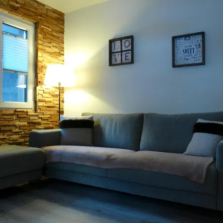 Morgengruss - 3 Min Walk To Train Station, & Quiet Apartmán